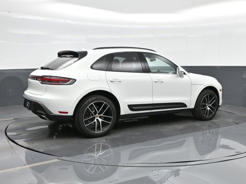 Used 2025 Porsche Macan image 7