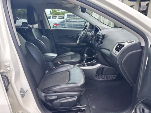 Used 2021 Jeep Compass Latitude image 11
