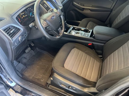Used 2020 Ford Edge SE image 13
