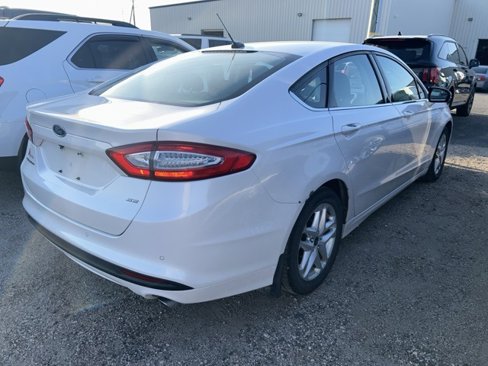 Used 2014 Ford Fusion SE image 4