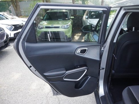 Used 2022 Kia Soul LX w/ Technology Package image 23