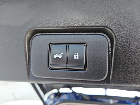 Used 2024 Nissan Rogue SV image 16