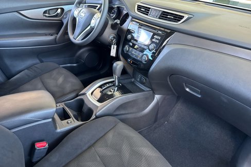 Used 2014 Nissan Rogue S image 31
