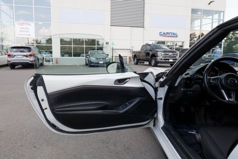 Used 2016 MAZDA MX-5 Miata Club image 32