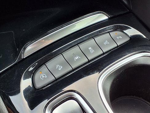 Used 2022 Buick Envision Essence w/ Technology Package II image 19
