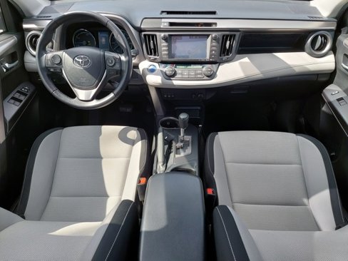 Used 2016 Toyota RAV4 XLE image 3