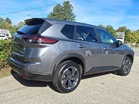 Used 2024 Nissan Rogue SV image 6