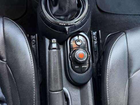 Used 2016 MINI Cooper Convertible image 29