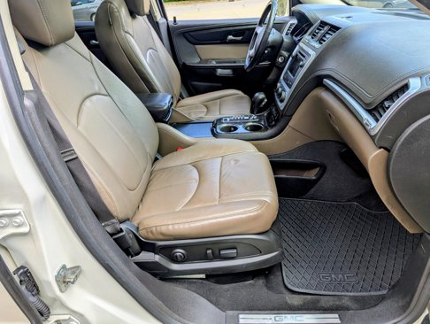 Used 2015 GMC Acadia SLT image 11