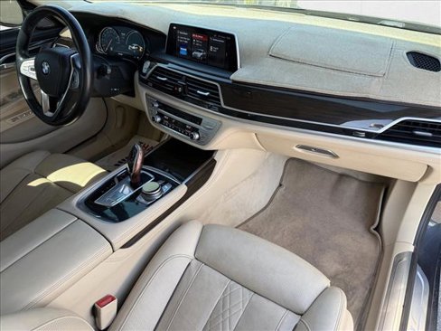 Used 2016 BMW 750i xDrive image 13