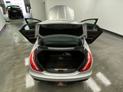 Used 2017 Jaguar XJ R-Sport image 51