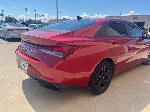 Used 2022 Hyundai Elantra SEL w/ Convenience Package image 8