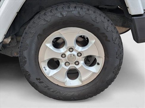 Used 2015 Jeep Wrangler Unlimited Sahara image 9