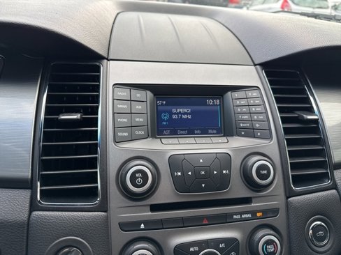 Used 2015 Ford Taurus SEL image 22