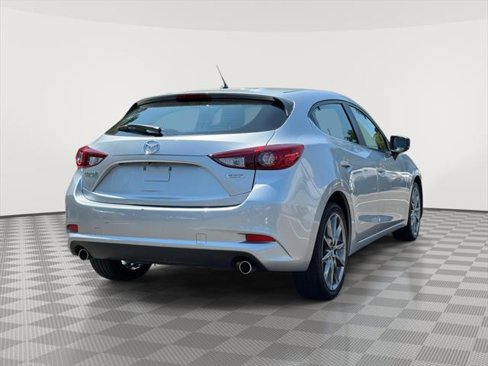 Used 2018 MAZDA MAZDA3 Touring image 4