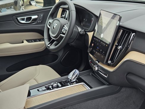 New 2026 Volvo XC60 B5 Plus w/ Protection Package Premier image 39