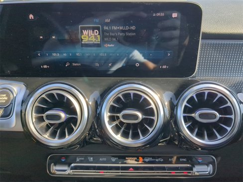 Used 2021 Mercedes-Benz GLB 250 w/ Premium Package image 22