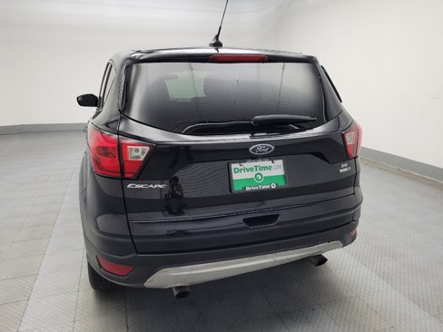 Used 2019 Ford Escape SE image 6