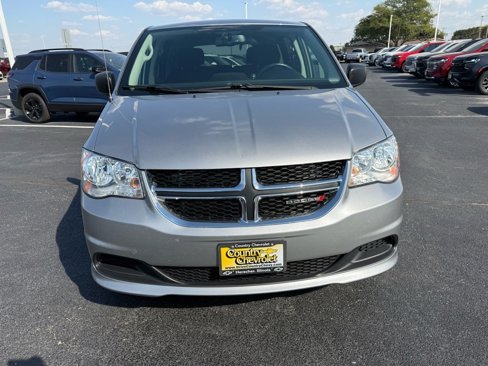 Used 2018 Dodge Grand Caravan SE w/ UConnect Hands-Free Group image 7
