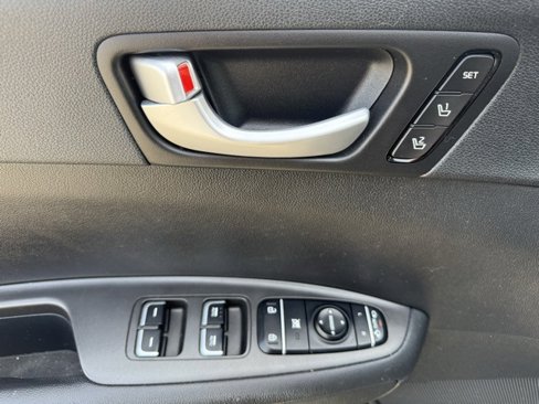 Used 2017 Kia Optima LX w/ Driver Convenience Package image 7