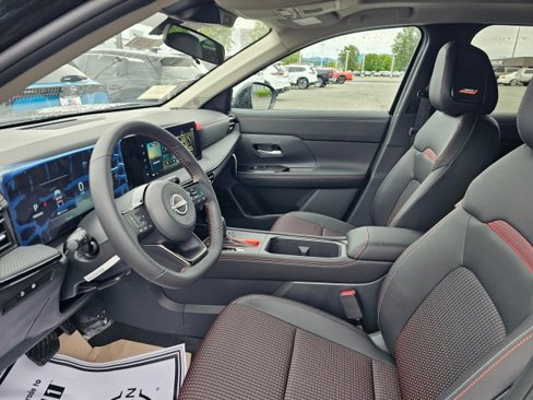 New 2025 Nissan Kicks SR w/ SR Premium Package image 24