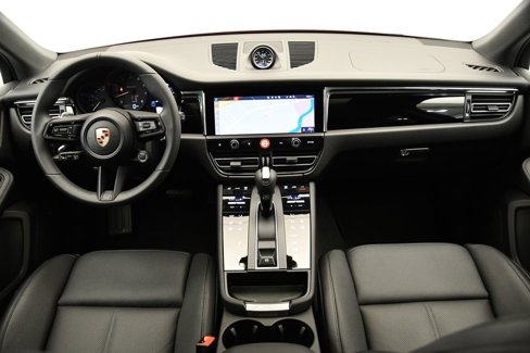 Certified 2025 Porsche Macan Turbo image 24