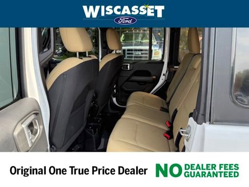 Used 2018 Jeep Wrangler Unlimited Sahara image 5