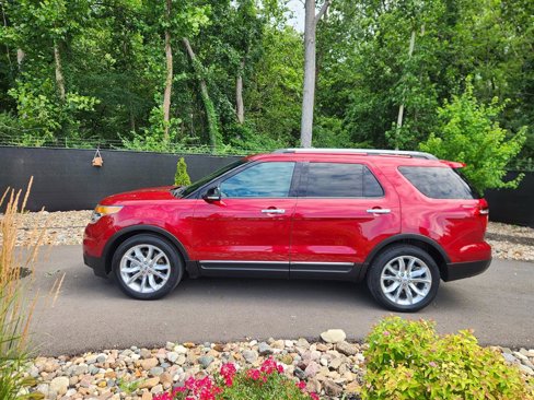 Used 2014 Ford Explorer XLT w/ Equipment Group 202A image 2