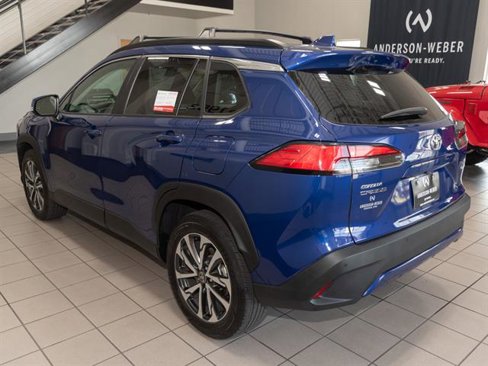 Used 2022 Toyota Corolla Cross XLE image 18