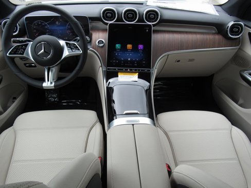 New 2025 Mercedes-Benz GLC 300 4MATIC image 32