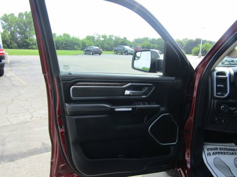 Used 2019 RAM 1500 Laramie image 14