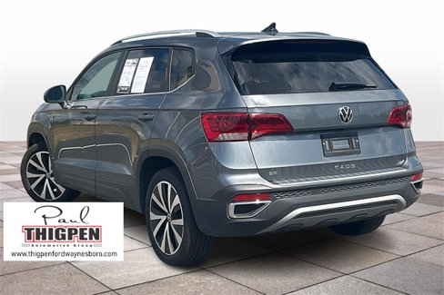 Used 2022 Volkswagen Taos SE image 2