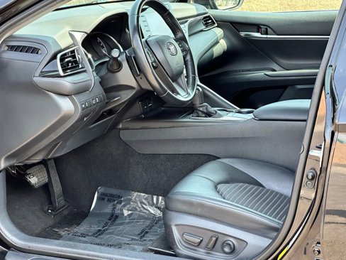 Used 2022 Toyota Camry SE image 8