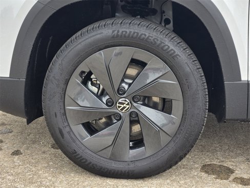 New 2025 Volkswagen Taos S image 9