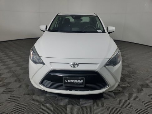 Used 2017 Toyota Yaris iA image 9