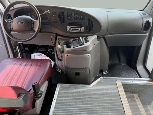Used 2003 Ford E-450 and Econoline 450 image 8