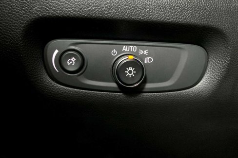 Used 2020 Chevrolet Traverse LS image 32