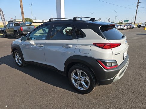 Used 2023 Hyundai Kona SEL image 4