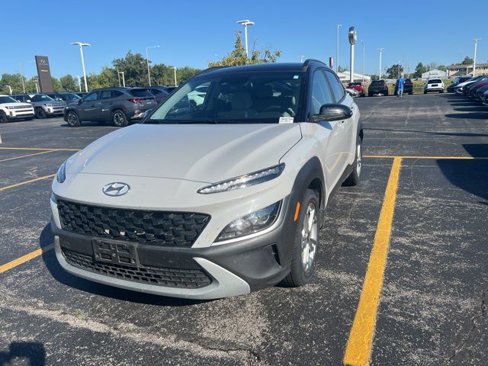 Used 2023 Hyundai Kona SEL image 2