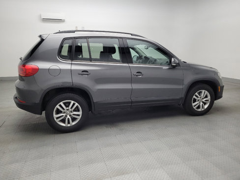 Used 2016 Volkswagen Tiguan S image 10
