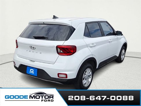 Used 2022 Hyundai Venue SE image 4