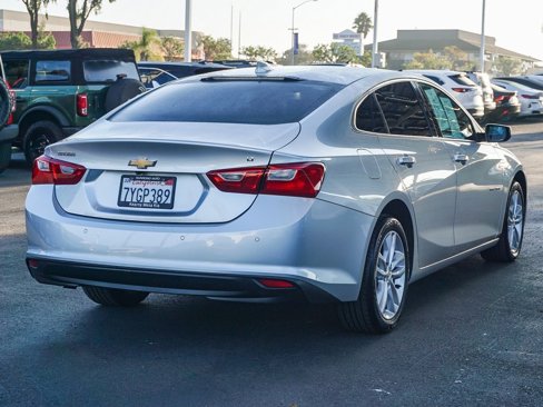 Used 2017 Chevrolet Malibu LT w/ Driver Confidence Package image 9