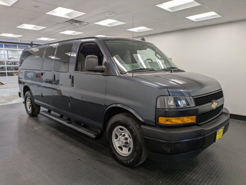 Used 2019 Chevrolet Express 3500 LS image 3