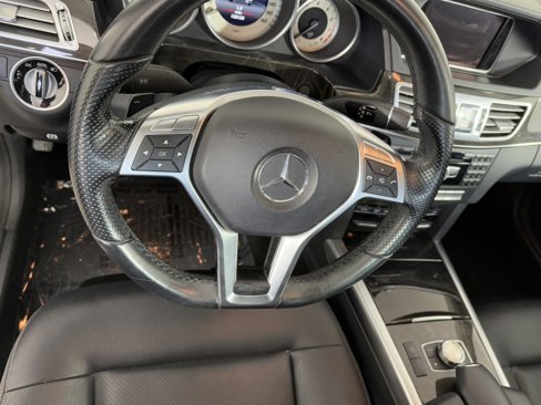 Used 2014 Mercedes-Benz E 350 4MATIC Sedan image 17
