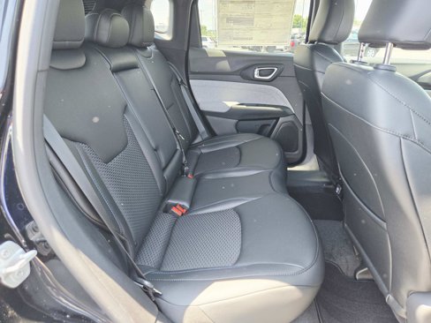 New 2025 Jeep Compass Latitude image 15