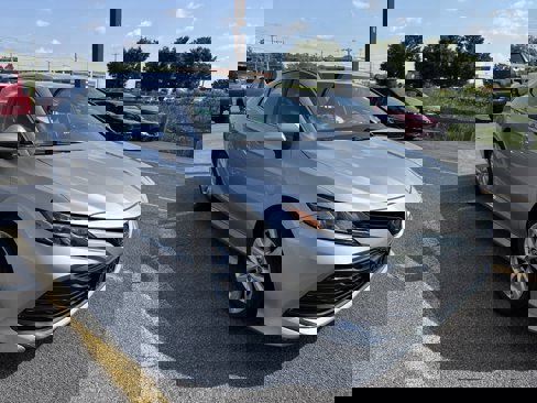 Certified 2018 Toyota Camry LE image 2