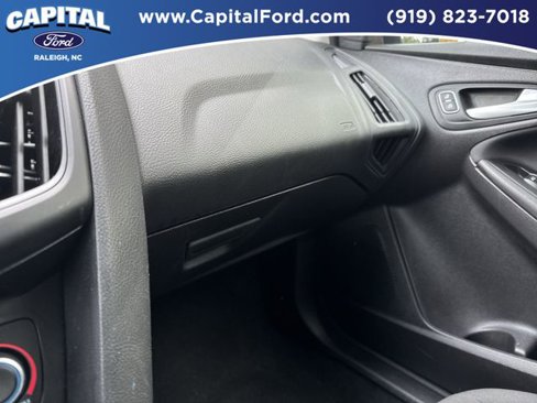 Certified 2018 Ford Focus SE image 26