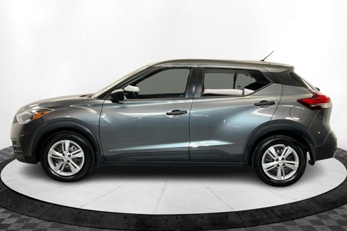 Used 2020 Nissan Kicks S image 2