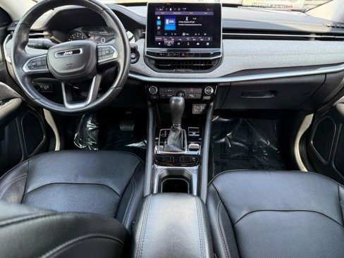 Used 2022 Jeep Compass Latitude image 11