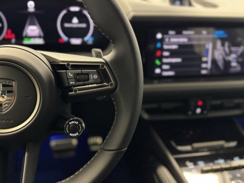 New 2025 Porsche Cayenne Turbo image 14